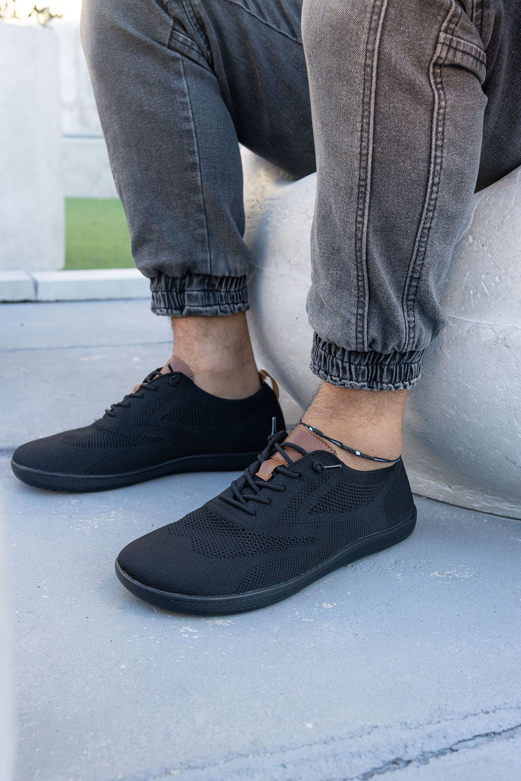 Barefoot Black & Brown